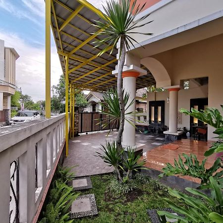 Nariska Suite Homestay Yogyakarta Exterior photo